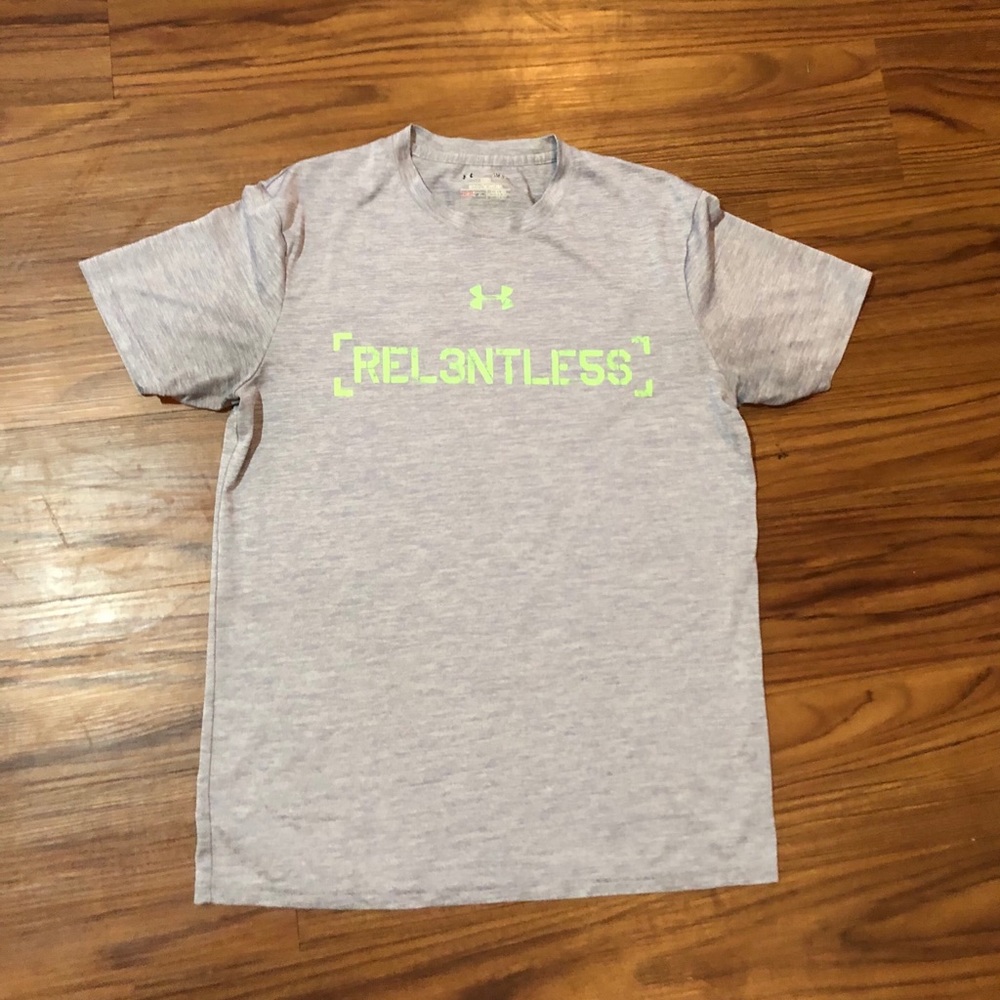 Men’s Under Armour T-shirt, size S